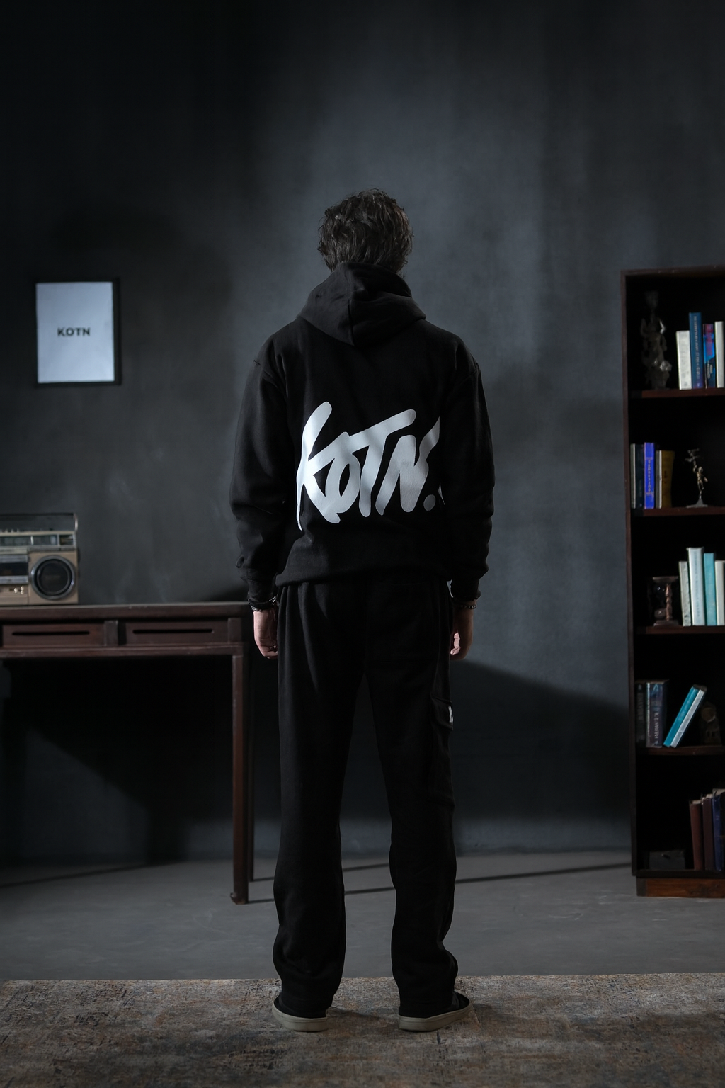 BLACK ESSENTIAL OVERSIZED HOODIE