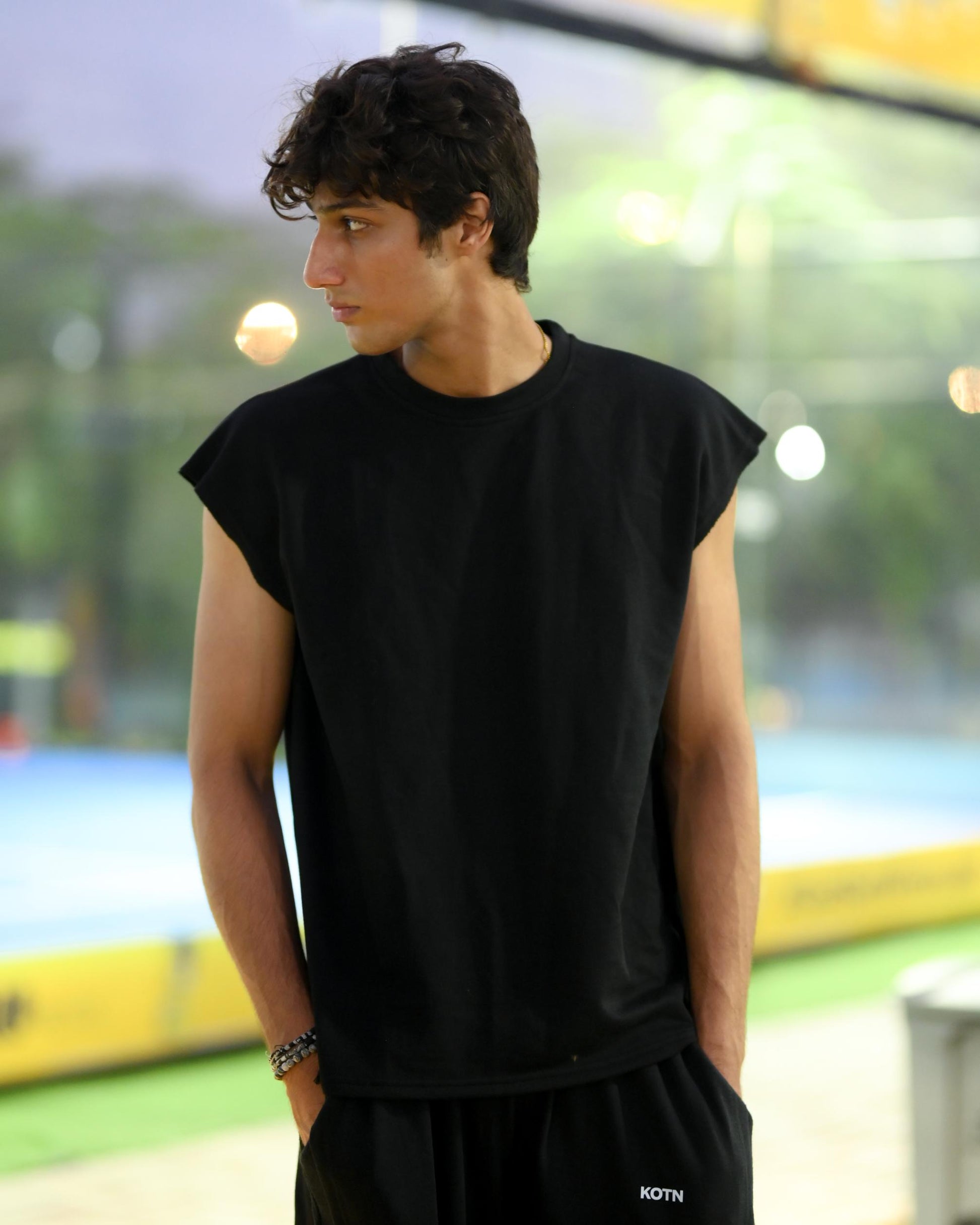 BLACK OVERSIZED TANK Hover